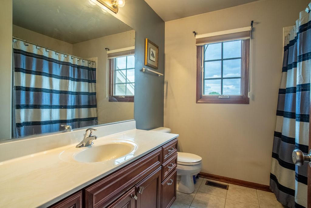 Image 38 of property listing at 2910 Ryan Drive, New Lenox, IL 60451