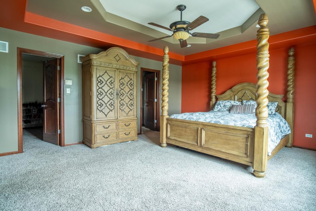 Image 40 of property listing at 2910 Ryan Drive, New Lenox, IL 60451