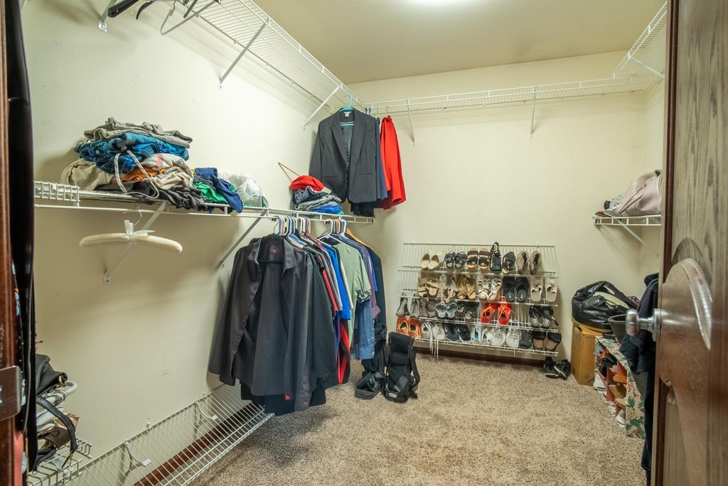 Image 44 of property listing at 2910 Ryan Drive, New Lenox, IL 60451