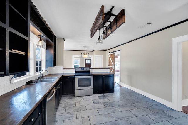 119 W University Avenue, Waxahachie, TX 75165