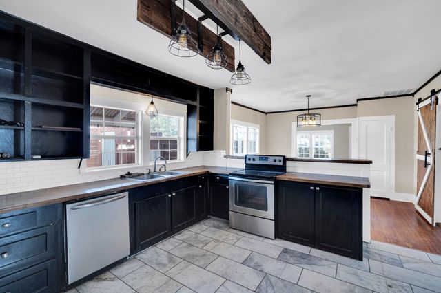 119 W University Avenue, Waxahachie, TX 75165