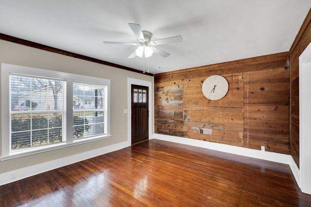 119 W University Avenue, Waxahachie, TX 75165