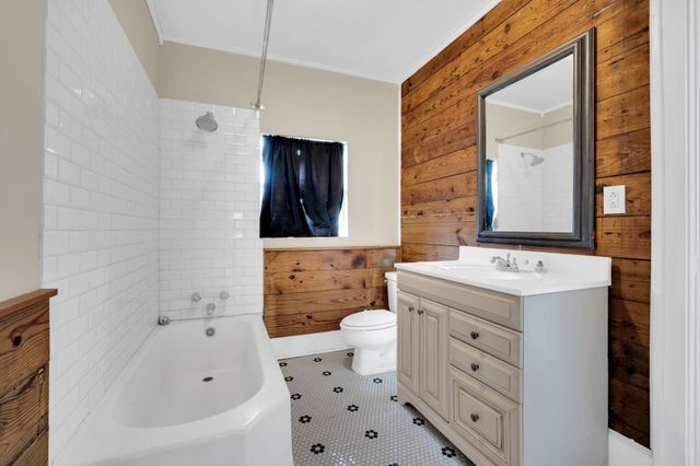 119 W University Avenue, Waxahachie, TX 75165