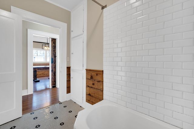 119 W University Avenue, Waxahachie, TX 75165