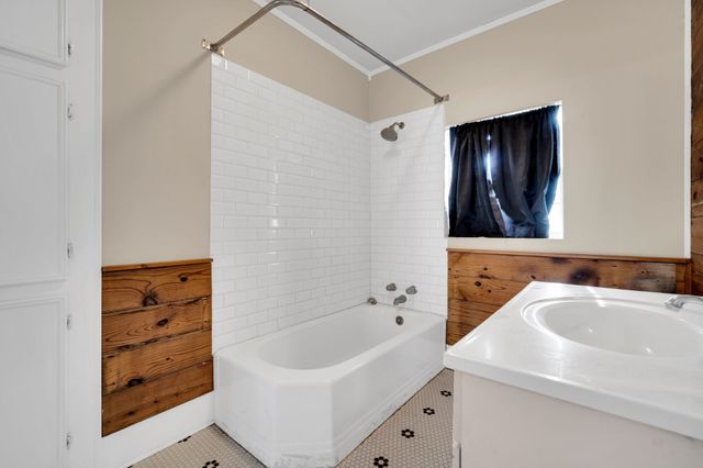 119 W University Avenue, Waxahachie, TX 75165