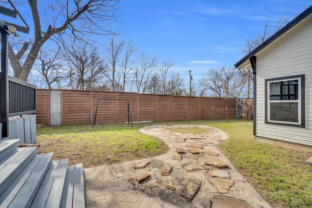 119 W University Avenue, Waxahachie, TX 75165