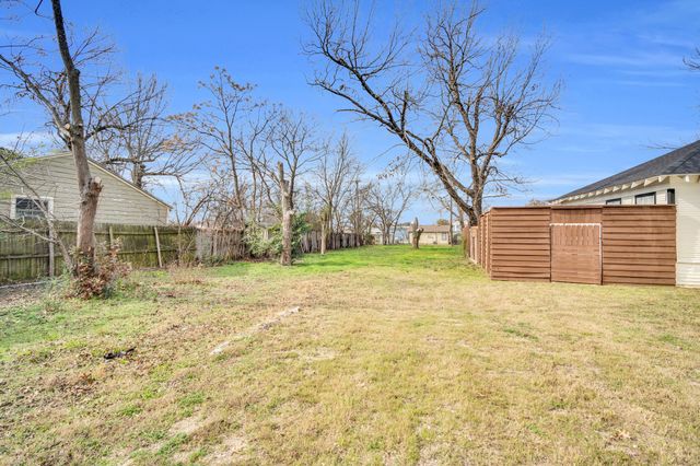 119 W University Avenue, Waxahachie, TX 75165