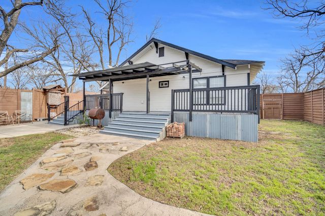 119 W University Avenue, Waxahachie, TX 75165