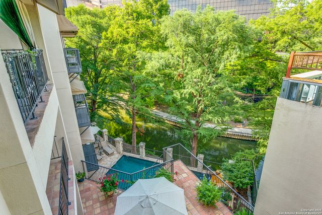 1022 Navarro St Apt 306, San Antonio, TX 78205