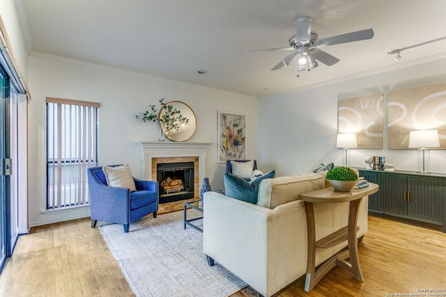 1022 Navarro St Apt 306, San Antonio, TX 78205