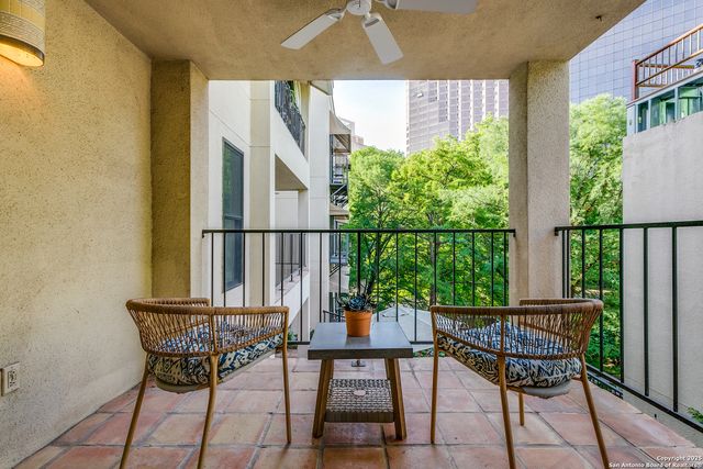 1022 Navarro St Apt 306, San Antonio, TX 78205