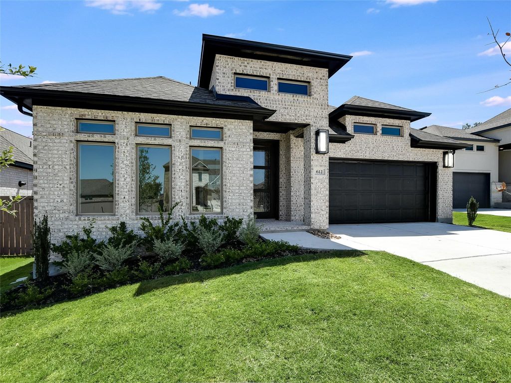 612 JEFFERSON DR, Kyle, TX 78640