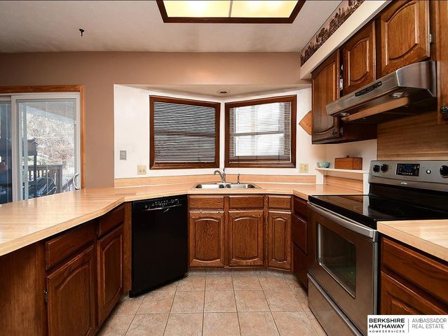 11316 Y Street, Omaha, NE 68137