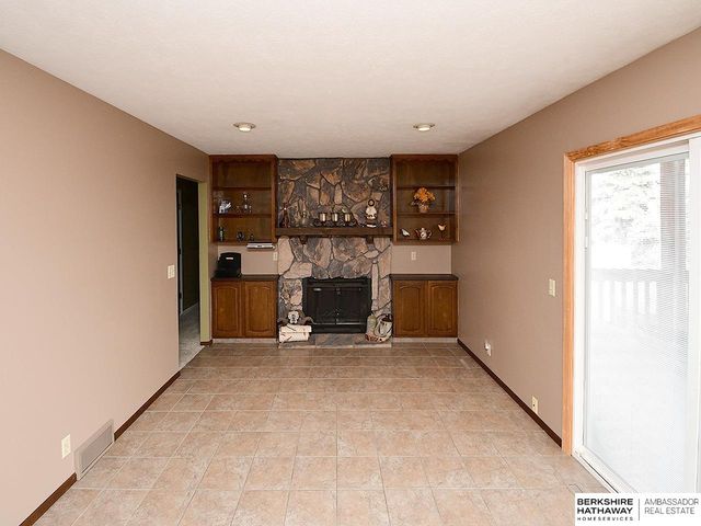 11316 Y Street, Omaha, NE 68137