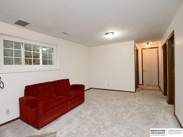 11316 Y Street, Omaha, NE 68137