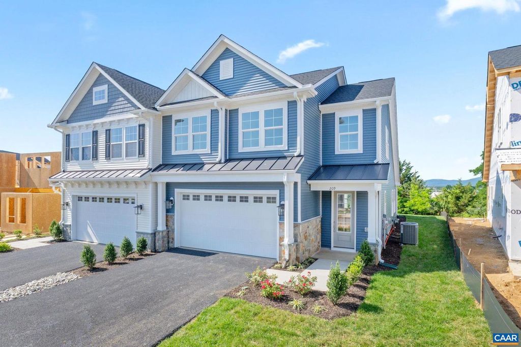 209 SPRINGDALE RD, Waynesboro, VA 22980