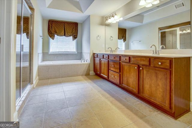 6820 Search Light Trail, Stonecrest, GA 30038