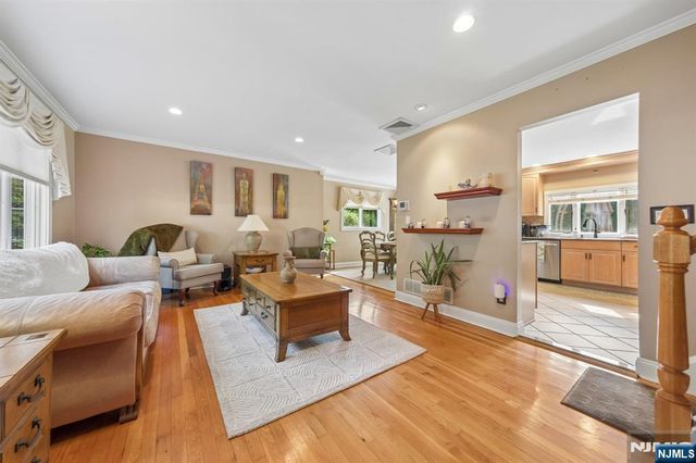 18 Murray Road, Montvale, NJ 07645