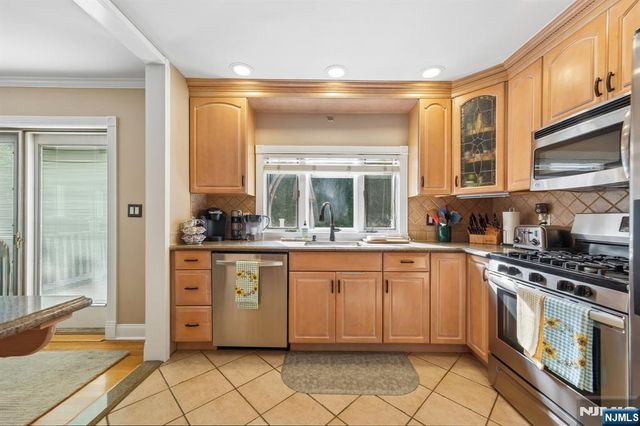 18 Murray Road, Montvale, NJ 07645