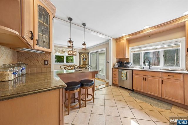 18 Murray Road, Montvale, NJ 07645