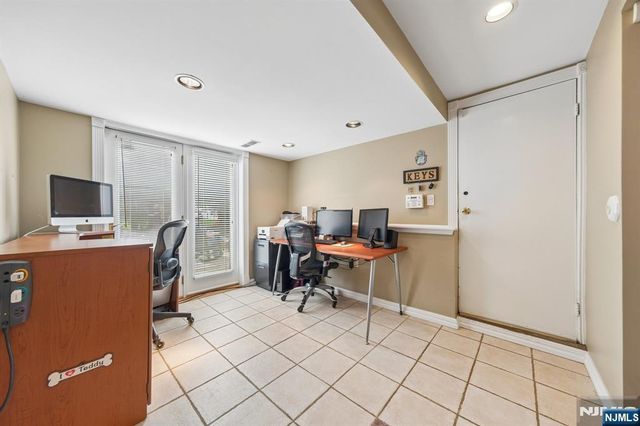 18 Murray Road, Montvale, NJ 07645