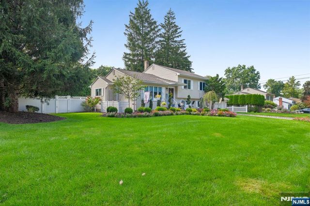 18 Murray Road, Montvale, NJ 07645