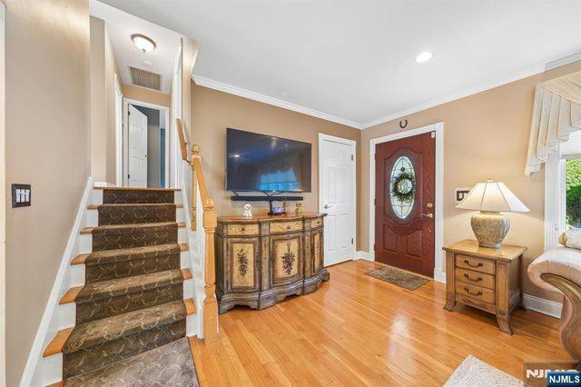 18 Murray Road, Montvale, NJ 07645