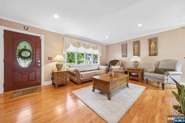 18 Murray Road, Montvale, NJ 07645