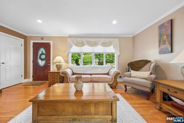 18 Murray Road, Montvale, NJ 07645
