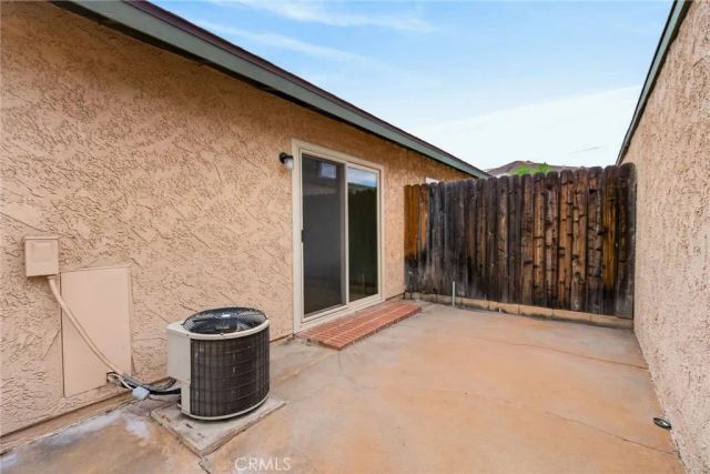 6305 La Mirada Way, Riverside, CA 92504
