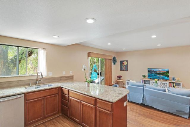 155 Rosebay Dr 37, Encinitas, CA 92024