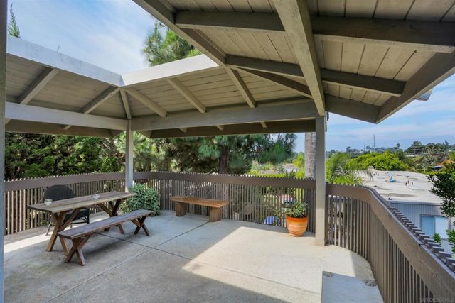 155 Rosebay Dr 37, Encinitas, CA 92024