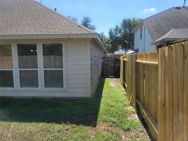 1226 Collier Point Lane, Fresno, TX 77545