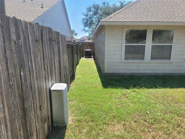 1226 Collier Point Lane, Fresno, TX 77545