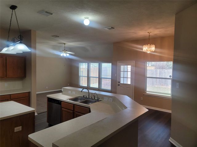 1226 Collier Point Lane, Fresno, TX 77545