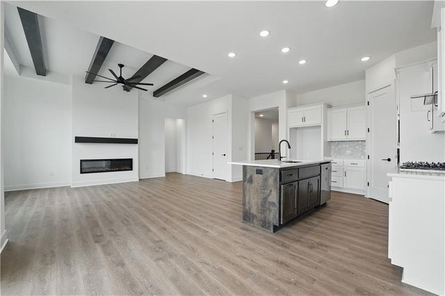 1607 NW 105th Terrace, Kansas City, MO 64155