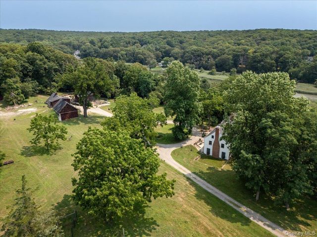 38 Landing Meadow Road, Smithtown, NY 11787