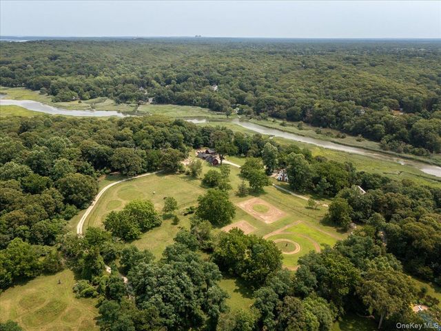 38 Landing Meadow Road, Smithtown, NY 11787