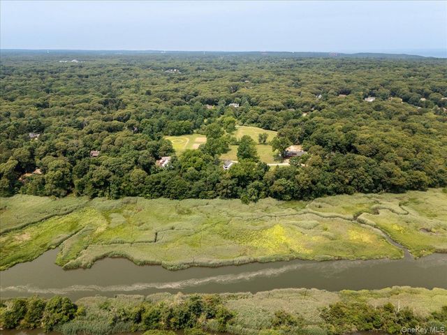 38 Landing Meadow Road, Smithtown, NY 11787