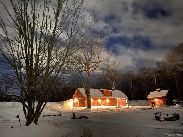 38 Landing Meadow Road, Smithtown, NY 11787