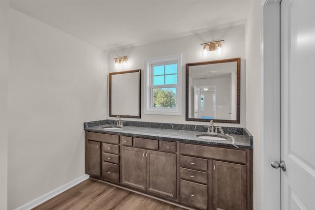 2020 Halton Oaks Drive, Spartanburg, SC 29303