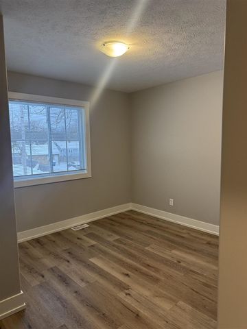 1352 6th Street, Muskegon, MI 49441