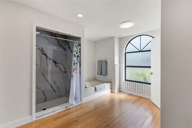 8432 PALM LAKES COURT, Sarasota, FL 34243