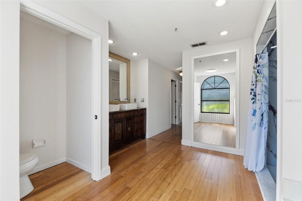 Image 6 of property listing at 8432 PALM LAKES COURT, Sarasota, FL 34243
