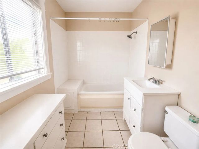 410 E Eagle Street, Long Beach, CA 90806