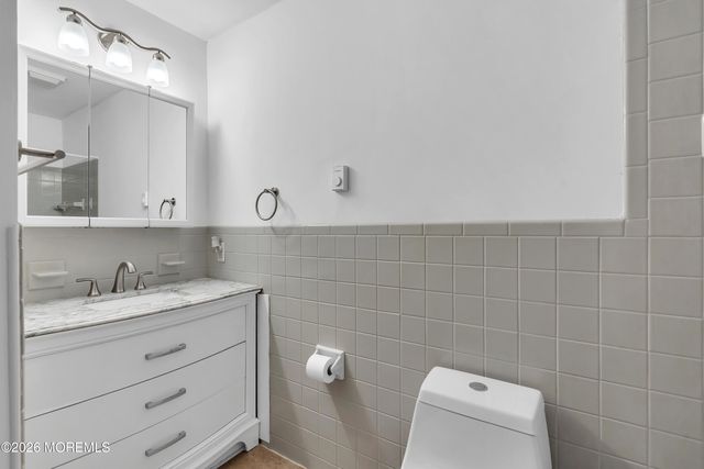 7 Dover Walk 1107, Toms River, NJ 08753