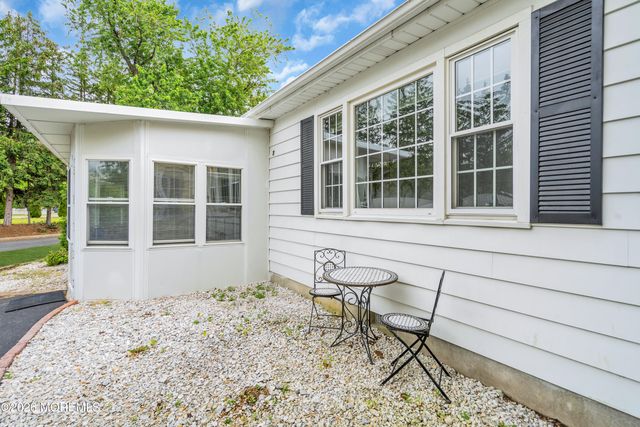 7 Dover Walk 1107, Toms River, NJ 08753