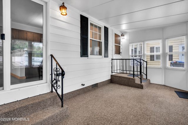 7 Dover Walk 1107, Toms River, NJ 08753