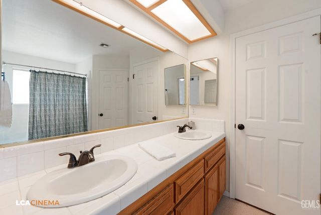 5217 Bold Venture Court, Bakersfield, CA 93312