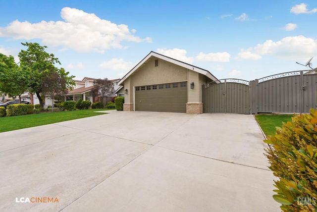 5217 Bold Venture Court, Bakersfield, CA 93312